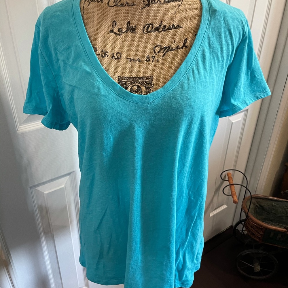 PINK BY VICTORIA’S SECRET V NECK TEE